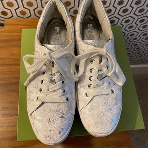 Michael Khors sneakers  Size 6